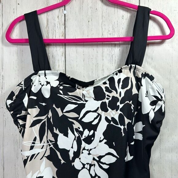 Swimsuits For All Womens One Piece Swimsuit Size 18 Floral Black & White Beachy - Picture 6 of 15